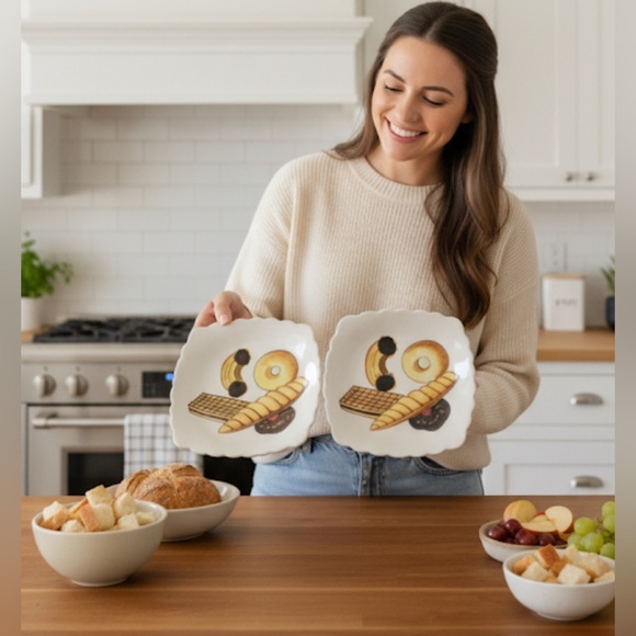 Lot of 2 TIL Hand Painted Italy Made 7 1/2” Bread Baguette Bagel Tiramisu Plate - Picture 1 of 11